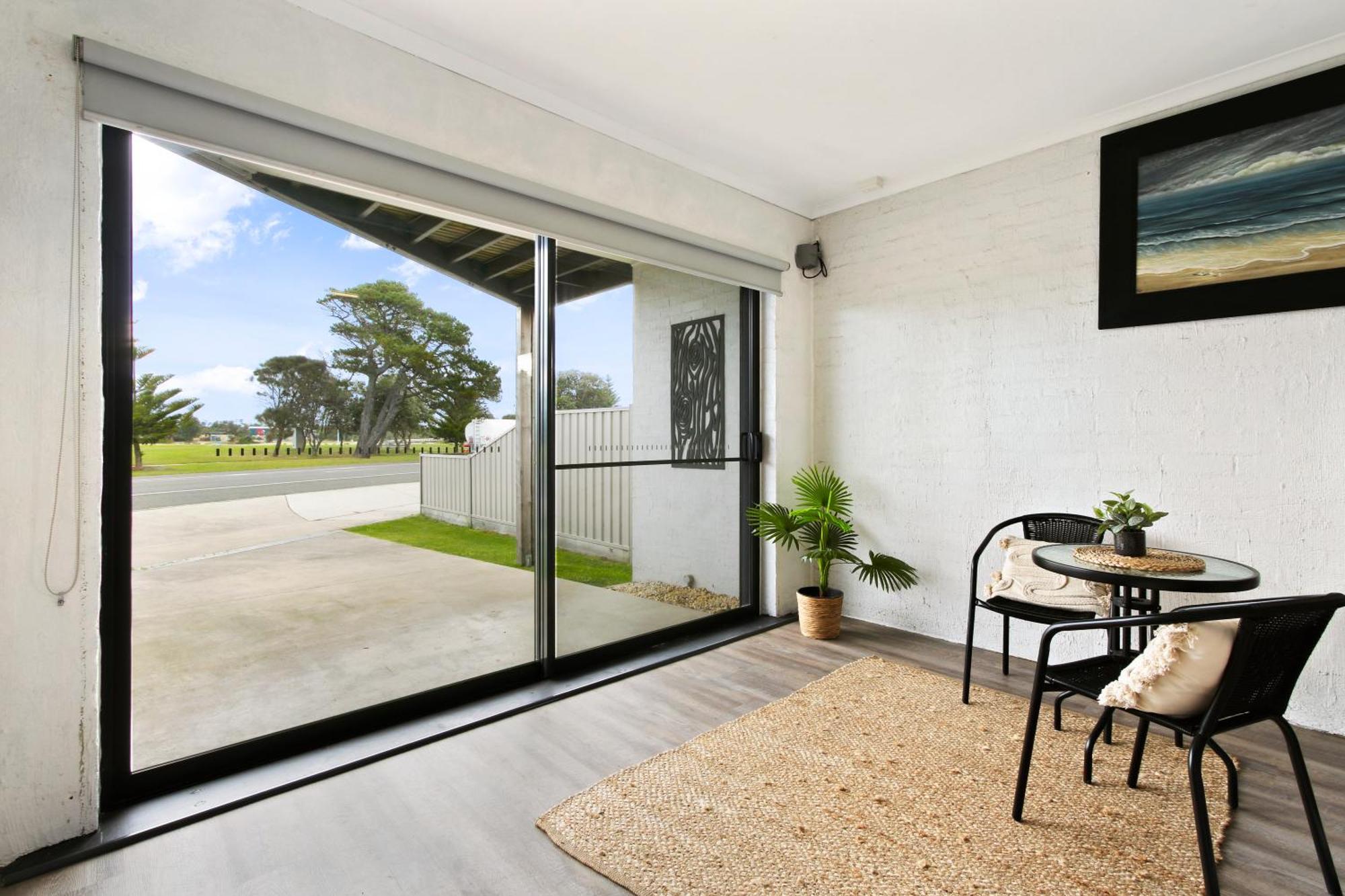 Driftwood Townhouse - Waterfront-Central Location Lakes Entrance Exterior photo